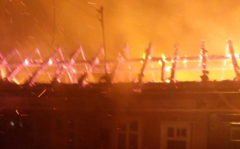 Incendiu violent în Izvorul Crișului. Reacția neașteptată a localnicilor