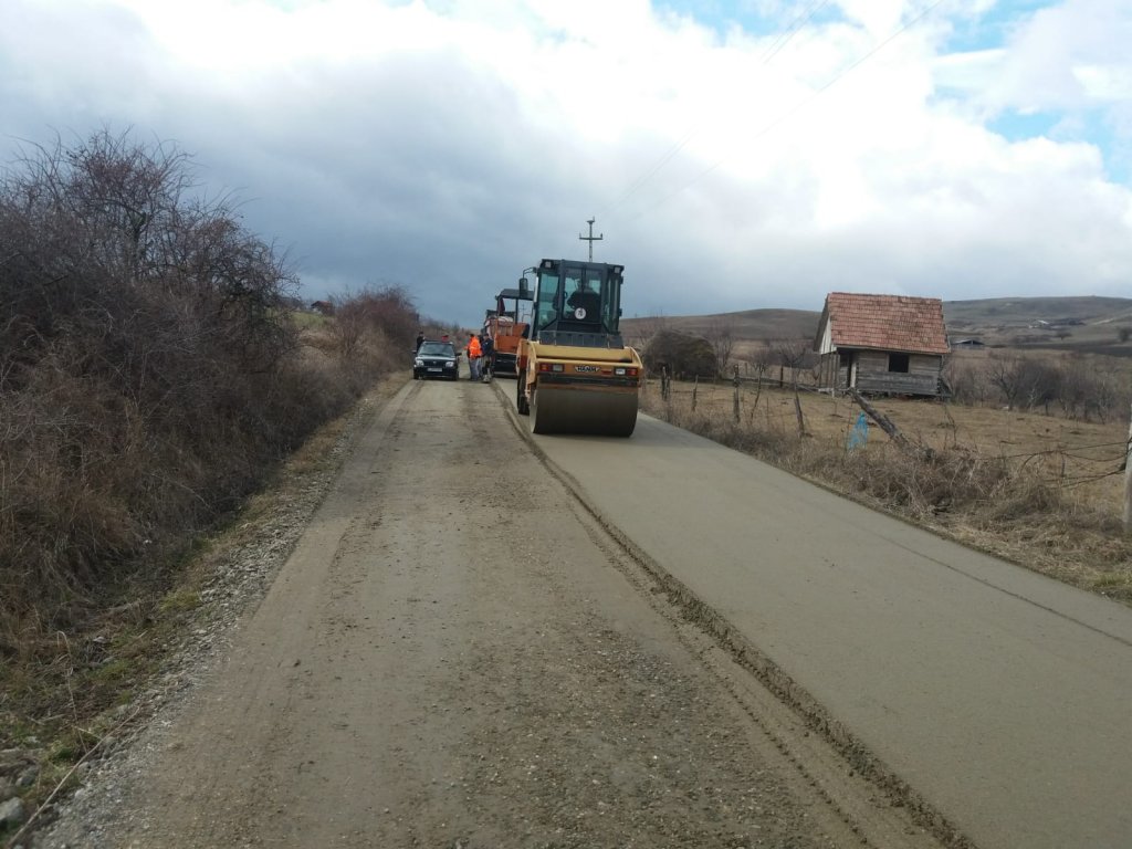 S-au reluat lucrările pe un drum spre Cheile Turzii