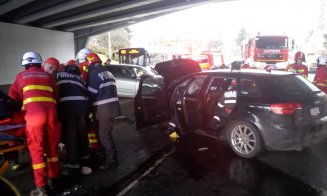 Accident cu victime sub podul N. Una dintre mașini, cu numere de USA/Trafic blocat