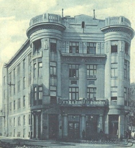 Hotelul Astoria, construit pe locul local rău-famat! S-au descoperit câteva schelete...