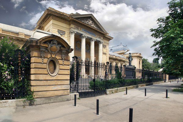 Prima universitate care anunță suspendarea cursurilor: UMF București