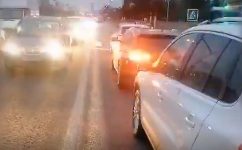 Două mașini din convoiul cu români veniţi din Italia s-au tamponat în Cluj