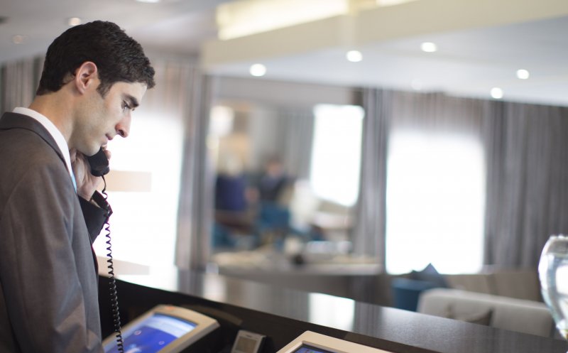 Propunere de măsuri în criză: concediații din turism să ia 70% din salariul mediu, carantinații să nu fie penalizați la rate