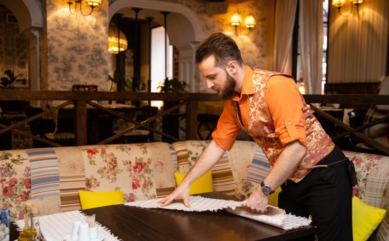 Patronii din turism vor scutiri și amânări de taxe