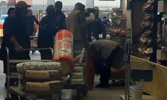 Coronavirusul nu sperie pe toată lumea. Mai ales pe clujenii care-s puși pe treabă! Imagini dintr-un magazin de... bricolaj