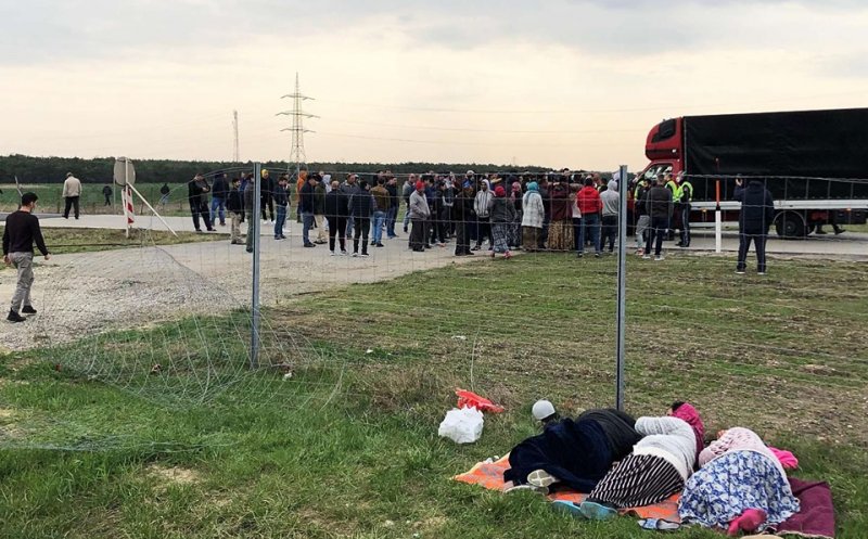 Ministerele de interne din Ungaria şi Austria stabilesc ora la care vor fi aduşi românii blocaţi la graniţă