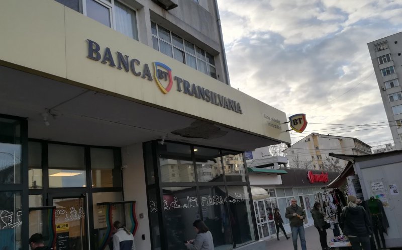 Persoanele fizice cu credite, amânate cu până la trei rate la BT