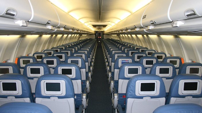 Curse aeriene speciale pentru românii care vor să se întoarcă din Italia