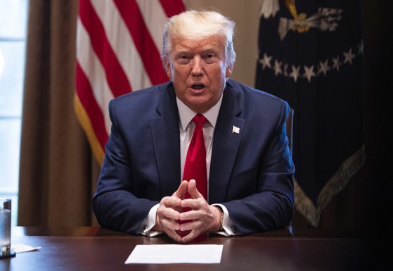 Trump ordonă instalarea spitalelor de campanie în statele afectate de pandemie