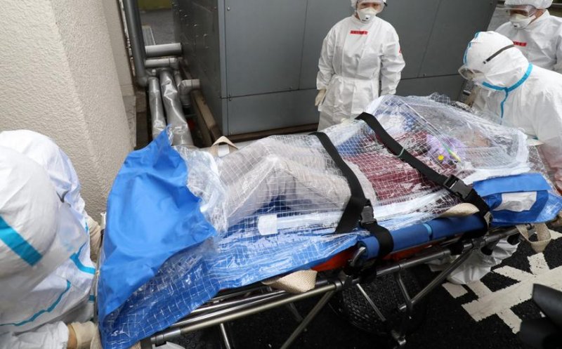 Medicii care luptă împotriva COVID-19, îmbolnăviţi de sistem