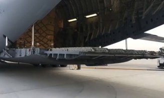 Aeronava NATO, care aduce 45 de tone de materiale medicale din Seul, a aterizat pe Aeroportul Otopeni
