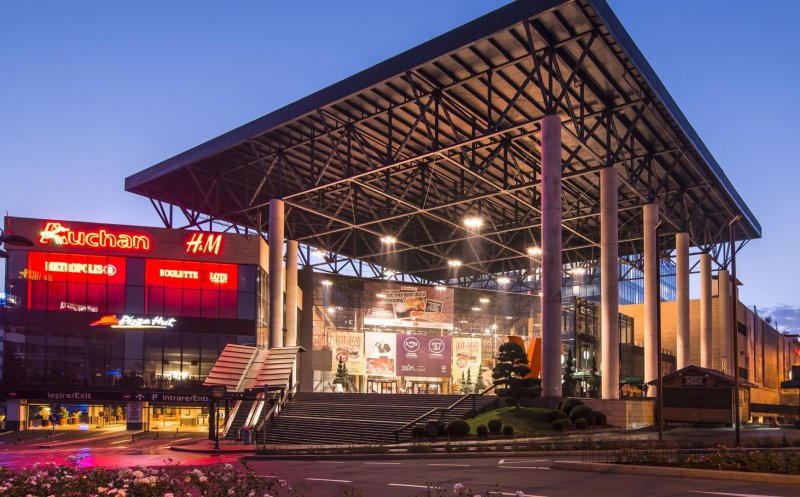 Iulius Mall nu își închide toate porțile! Hypermarket-ul, farmacia și pet-shop-ul rămân deschise