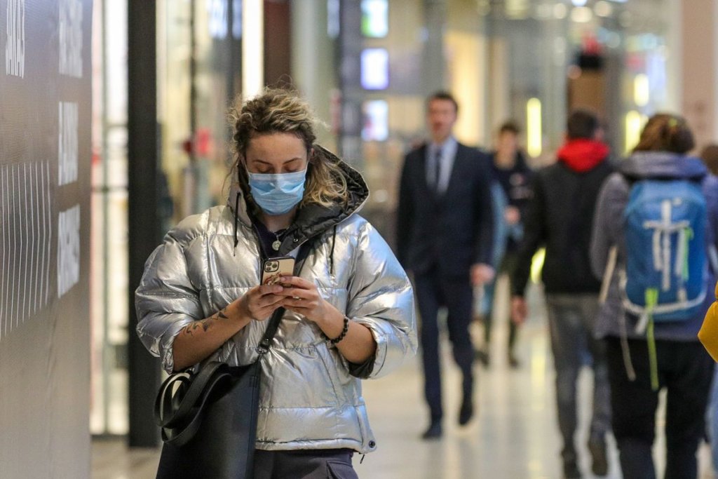 Coronavirus / Ce este Anosmia, un simptom observat la mulţi dintre bolnavii asimptomatici