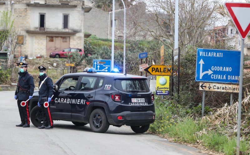 Jafuri şi revolte în sudul Italiei. Oficialii sunt îngrijoraţi că mafia ar putea prelua controlul asupra regiunii