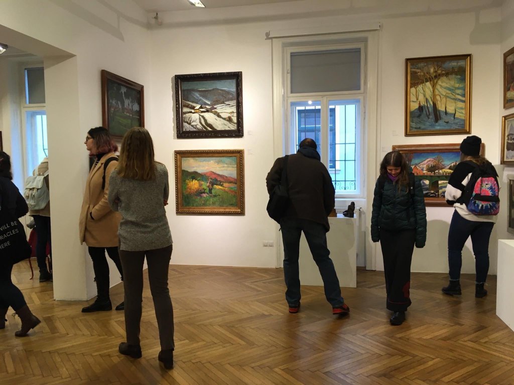 O galerie de artă din Cluj va dona Crucii Roșii 5% din venituri