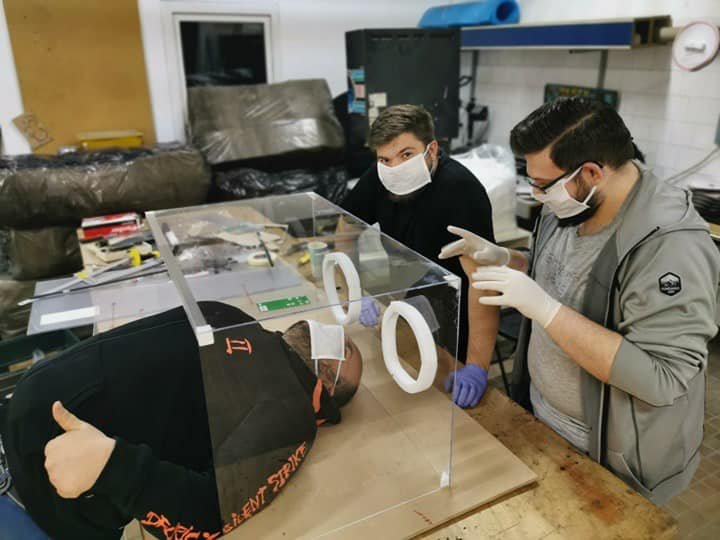 Produs de Cluj: „Acvariul” care-i protejează pe medici de COVID-19
