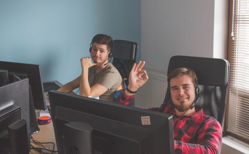 Un startup din Cluj instalează roboți UiPath în companii
