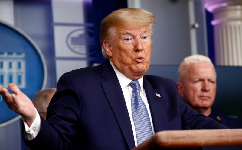 SUA schimbă recomandările. Administraţia Trump propune folosirea de măşti alternative faţă de cele medicale