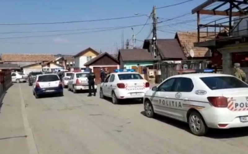 Le-au tăiat tot cheful! Petrecăreți din Turda, băgați în casă cu armata și poliția