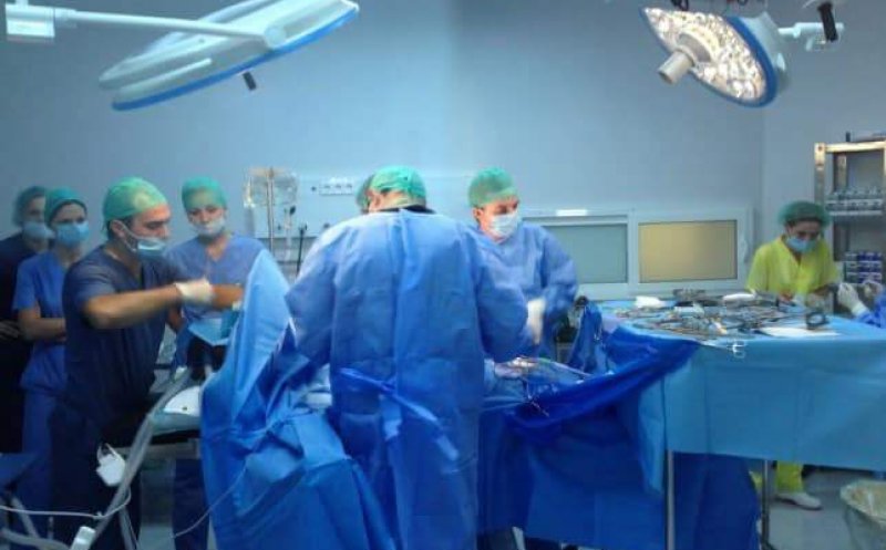 Criza ieftinește intervențiile estetice la Cluj. Sâni mai mari la prețuri mai mici