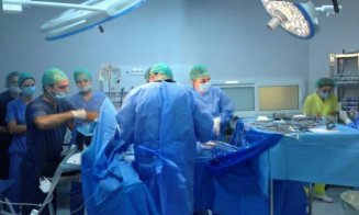 Criza ieftinește intervențiile estetice la Cluj. Sâni mai mari la prețuri mai mici