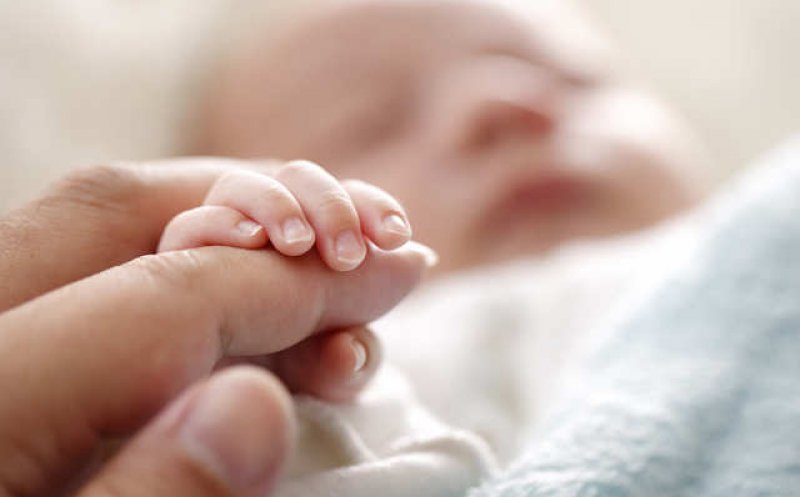 10 bebeluşi, diagnosticaţi cu COVID-19 în spital. Mamele lor au rezultat negativ la testare