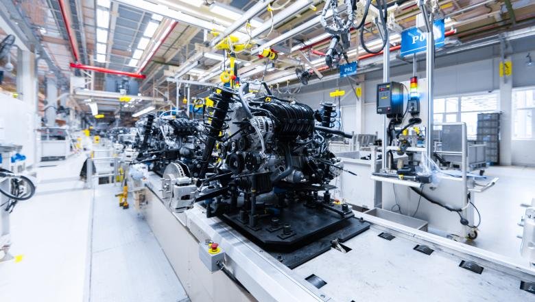 Companiile auto reiau producţia, dar introduc măsuri de siguranță