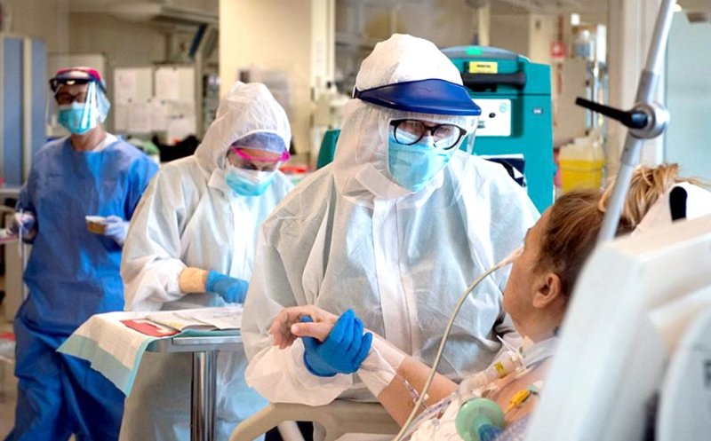 Medic militar aflat în prima linie la Suceava: "Într-o terapie cu 30 de bolnavi cu saturaţie sub 60% şi 10 ventilatoare... pe cine intubăm?"