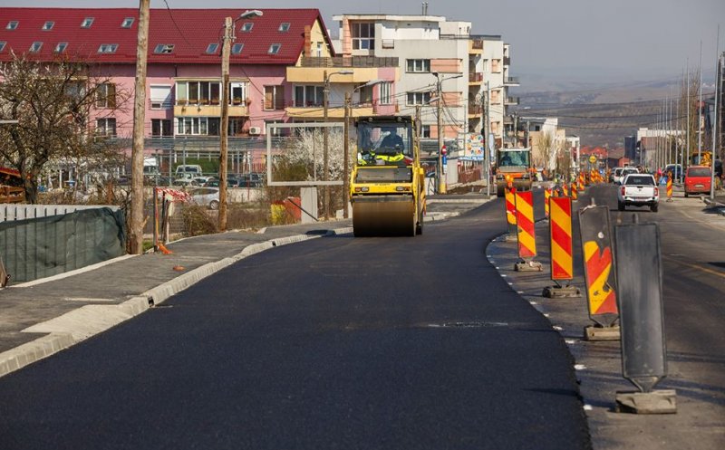 Strada Bună Ziua va fi gata cu mult înainte de 1 iulie. A început turnarea stratului de uzură