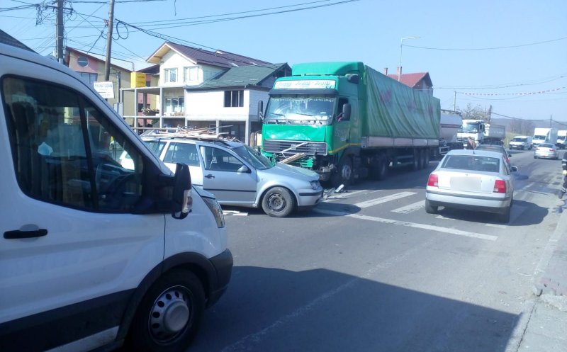 Accident în Gilău, o persoană la spital