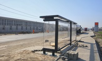 Turda își face stații de autobuz cu panouri fotovoltaice și porturi USB. Cum arată