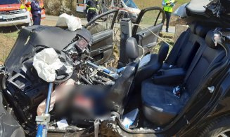Cluj: Încă un șofer la spital! A ratat curba și s-a izbit cu mașina de un cap de pod