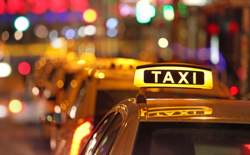 Pacienții cronici vor fi transportați gratuit la spital cu Uber în Cluj