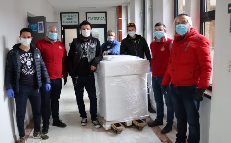 O nouă donație marca Beard Brothers: Aparat și kituri de testare COVID-19 pentru un spital din Cluj