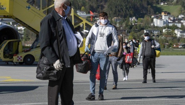 Coronavirus/ Român plecat în Austria ca sezonier, cu o cursă charter,  a fost descoperit pozitiv la  controlul medical
