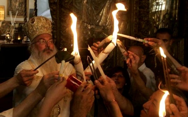 Unde poţi vedea Slujba de Înviere?/ Românii, îndemnați să cânte “Hristos a înviat!” de la balcon