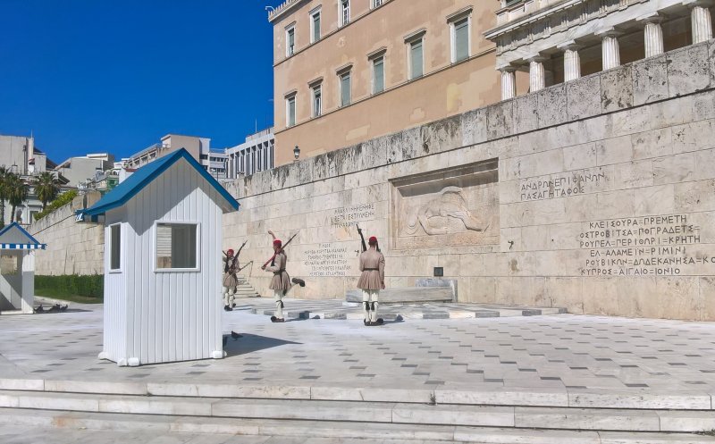 Grecia rezistă eroic în faţa pandemiei. Nu mai este "oaia neagră" a Europei