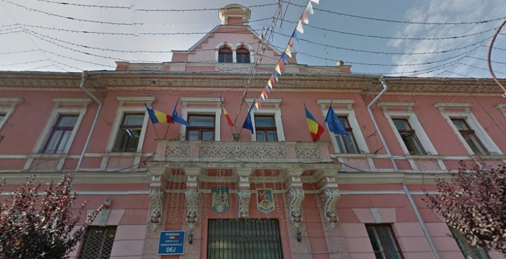 Dezinfecție în Primăria Dej. Soțul unei angajate, pozitiv la COVID-19