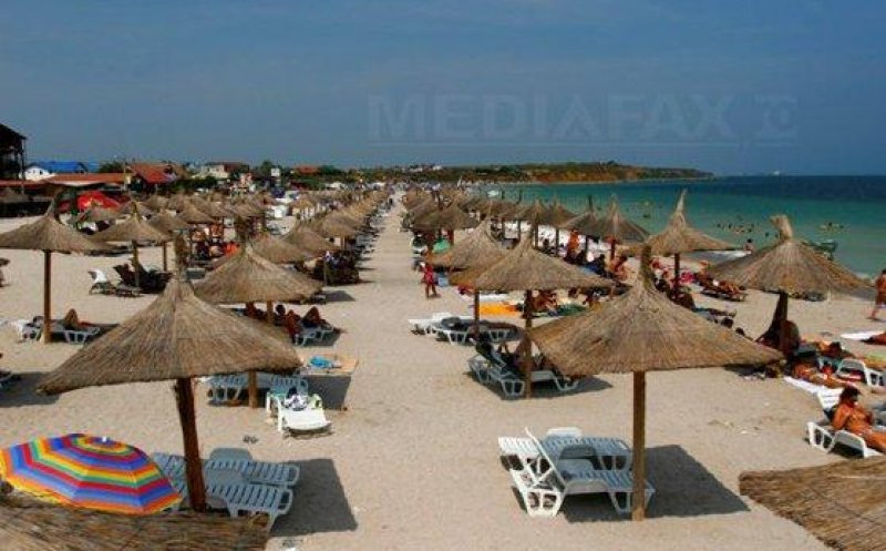 Hotelierii de pe litoral se pregătesc deschiderea sezonului. Turiştii vor mânca în serii, tacâmuri de unică folosinţă, șezlonguri fără saltele