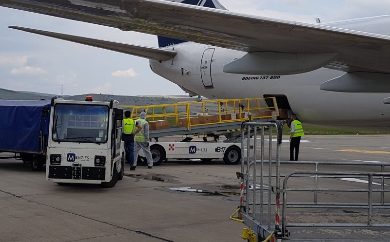 Avionul cu echipamente medicale din China a ajuns la Cluj