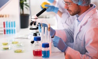 Personalul medical în pericol de infectare cu coronavirus va primi 2.500 de lei