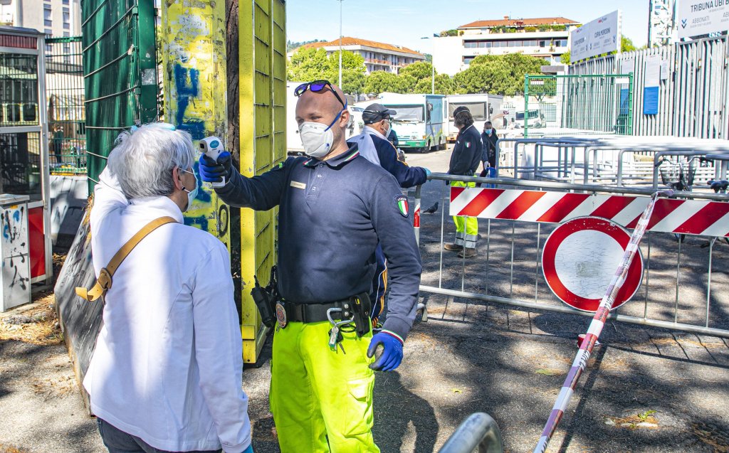 Coronavirus: După o perioadă de declin, în Italia a crescut din nou numărul deceselor