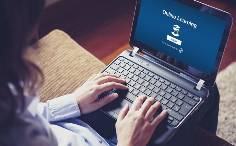 Universitatea Tehnică își mută cursurile și examenele pe internet