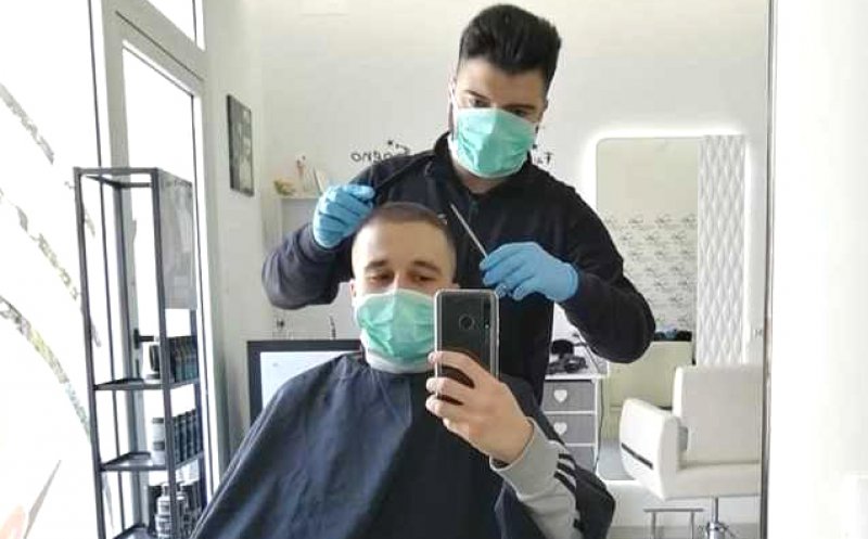 "Când mergem la frizerie vom purta mască şi mănuşi, va purta şi frizerul"