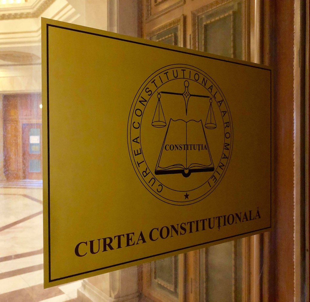 CCR analizează reclamaţiile Avocatului Poporului privind ordonanţele care reglementează starea de urgenţă
