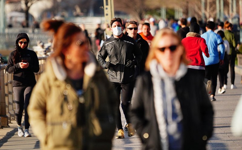 Trei zile fără restricții? Starea de alertă ar putea intra în vigoare doar de luni