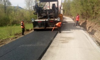 A fost finalizată asfaltarea pe un drum judeţean de la limita cu Sălajul