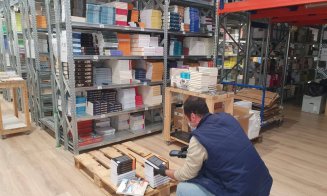 Insule de cărți în supermarketurile Clujului