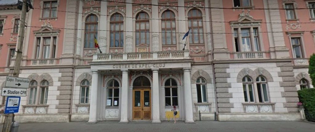 Fără mănuși și botoșei în Palatul de Justiție Cluj. Dar cu mască