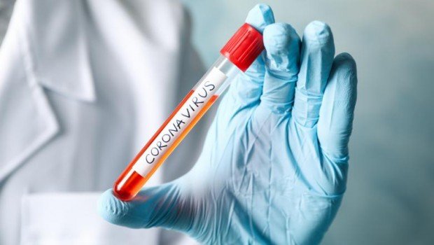 Se modifică profilul pacientului de COVID-19. Cei mai mulţi au forme medii ale bolii, foarte puţini au forme uşoare